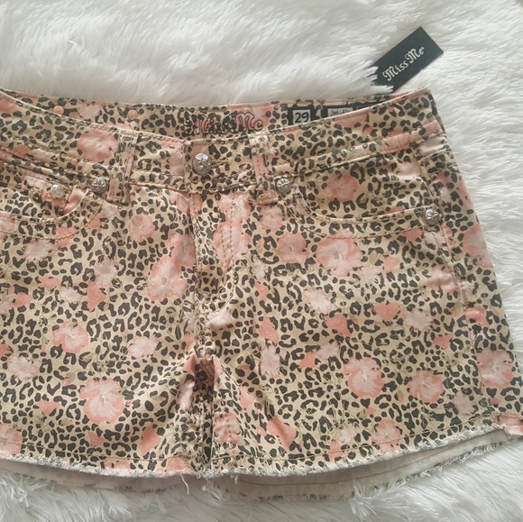 Miss Me Pants - NWT Miss Me Shorts Size 29